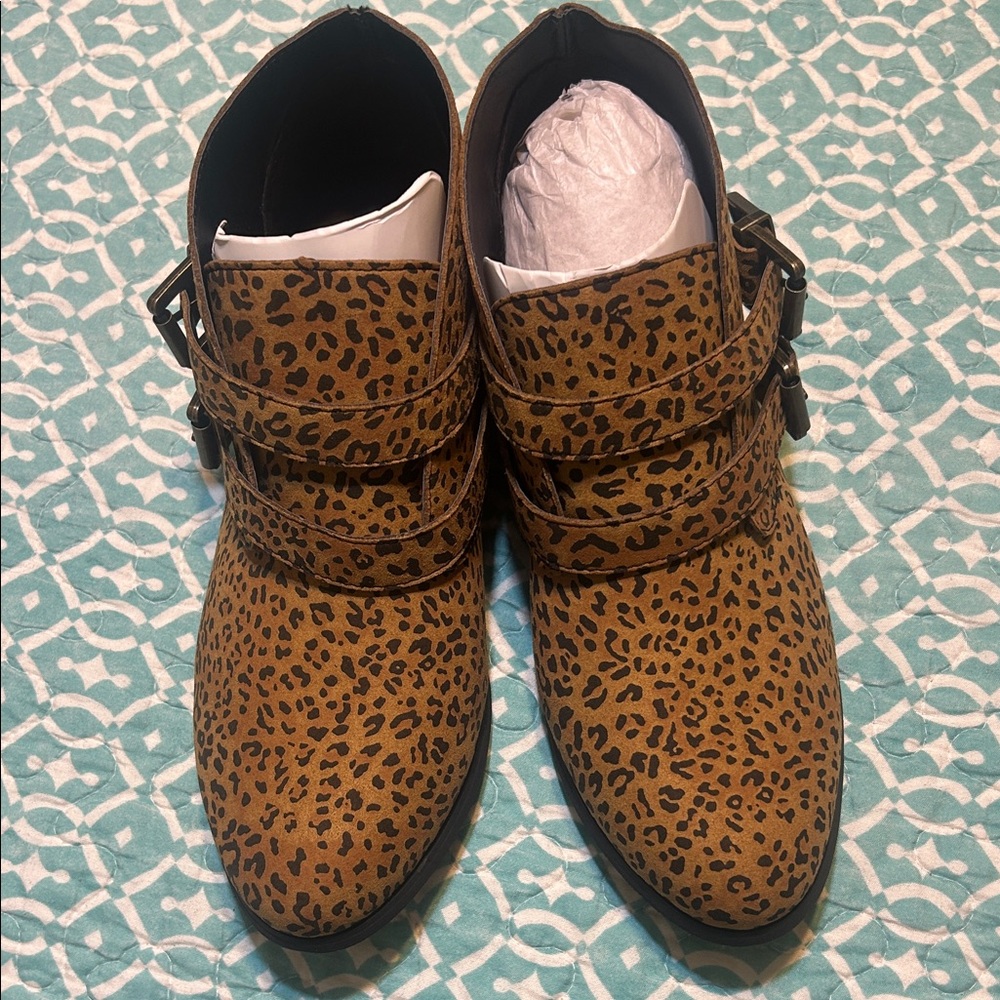 Volcom Woman’s Brown Leopard Ankle Booties